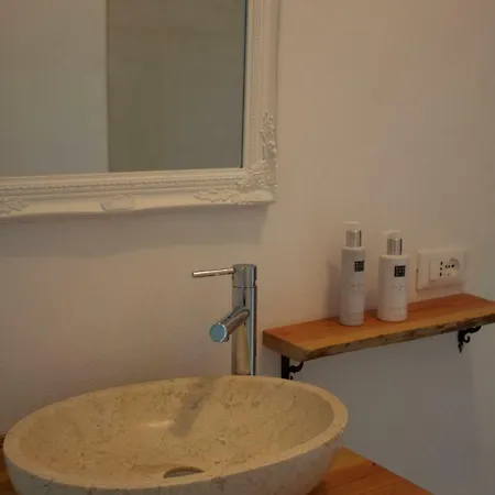 度假居 With Lake View And Saltwater Pool *